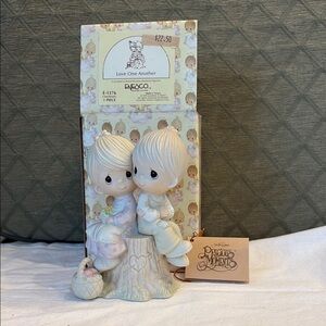 Precious Moments Enesco Figurine - vintage 1978 “Love One Another “